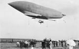 French military dirigible Republique, 1907 (Library of Congress)
Translated by «Yandex.Translator»