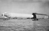 Дирижабль, вид с воды, 4 августа 1908 года (Библиотека Конгресса)
