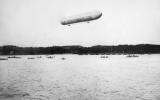 The takeoff of the airship LZ-1, on lake Constance.
The volume of the airship 11.300 cubic meters. m, length 128 m, diameter 12 m, speed 28 km/h.
Translated by «Yandex.Translator»
