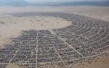 Каждое лето в&nbsp;пустыне Невада тысячи людей собираются на&nbsp;фестиваль Burning Man

©&nbsp;mr-muffin299 / Reddit

За&nbsp;9&nbsp;дней они возводят уникальный город, состоящий из&nbsp;бесчисленных сюрреалистических построек.
