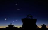Четыре планеты и Луна перед рассветом 1 мая 2011 г на обсерватории Параналь.
