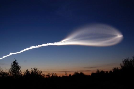 "Medusa" — atmospheric phenomenon in the time of flight of the PH in the middle and upper layers of Earth's atmosphere. May 22, 2009 LV "Soyuz-2-1A/Fregat" SPACECRAFT "Meridian No. 2", start from Plesetsk.
Translated by «Yandex.Translator»